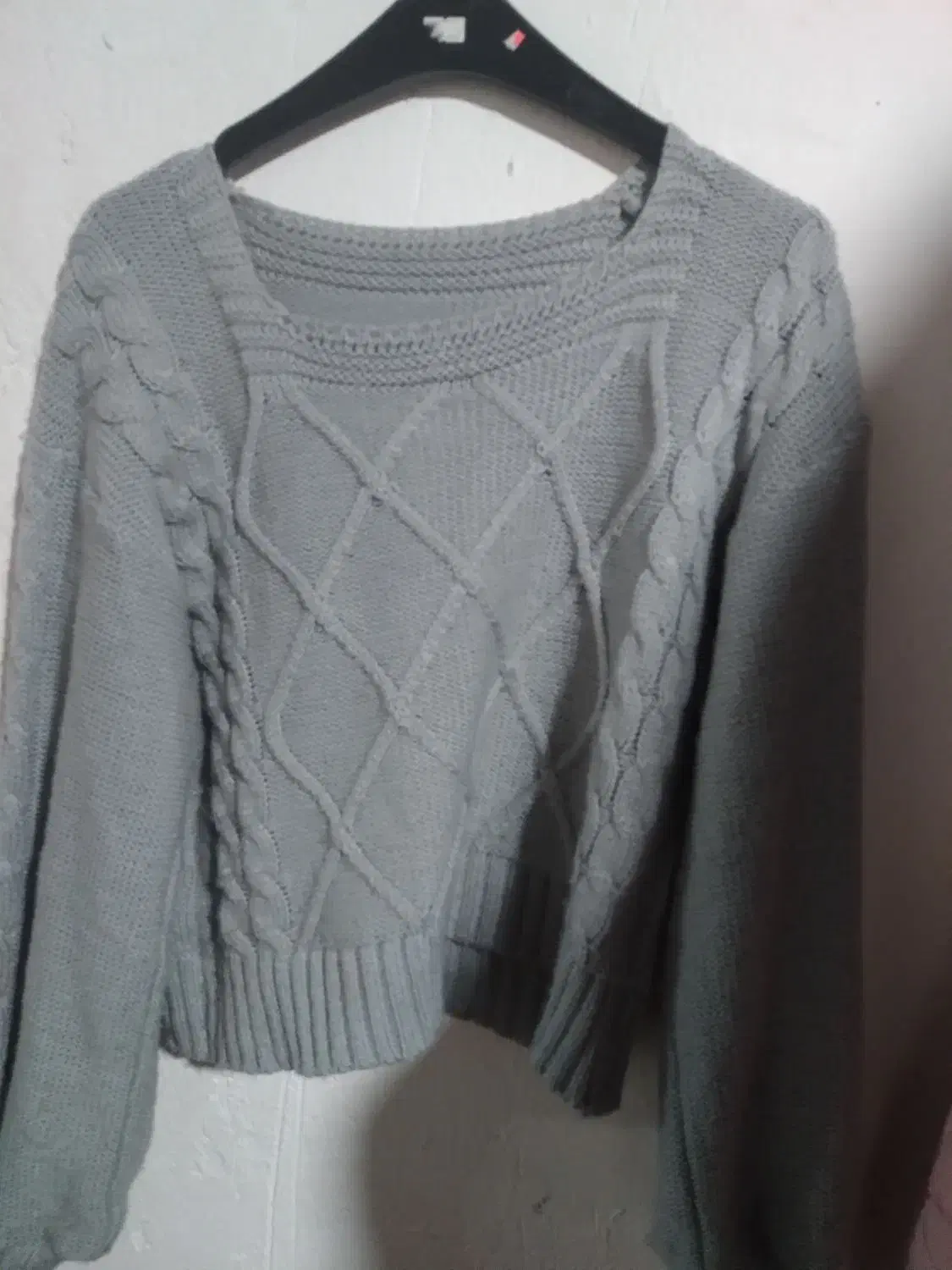 تعداد زیادی لباس|لباس|لنگرود, |دیوار