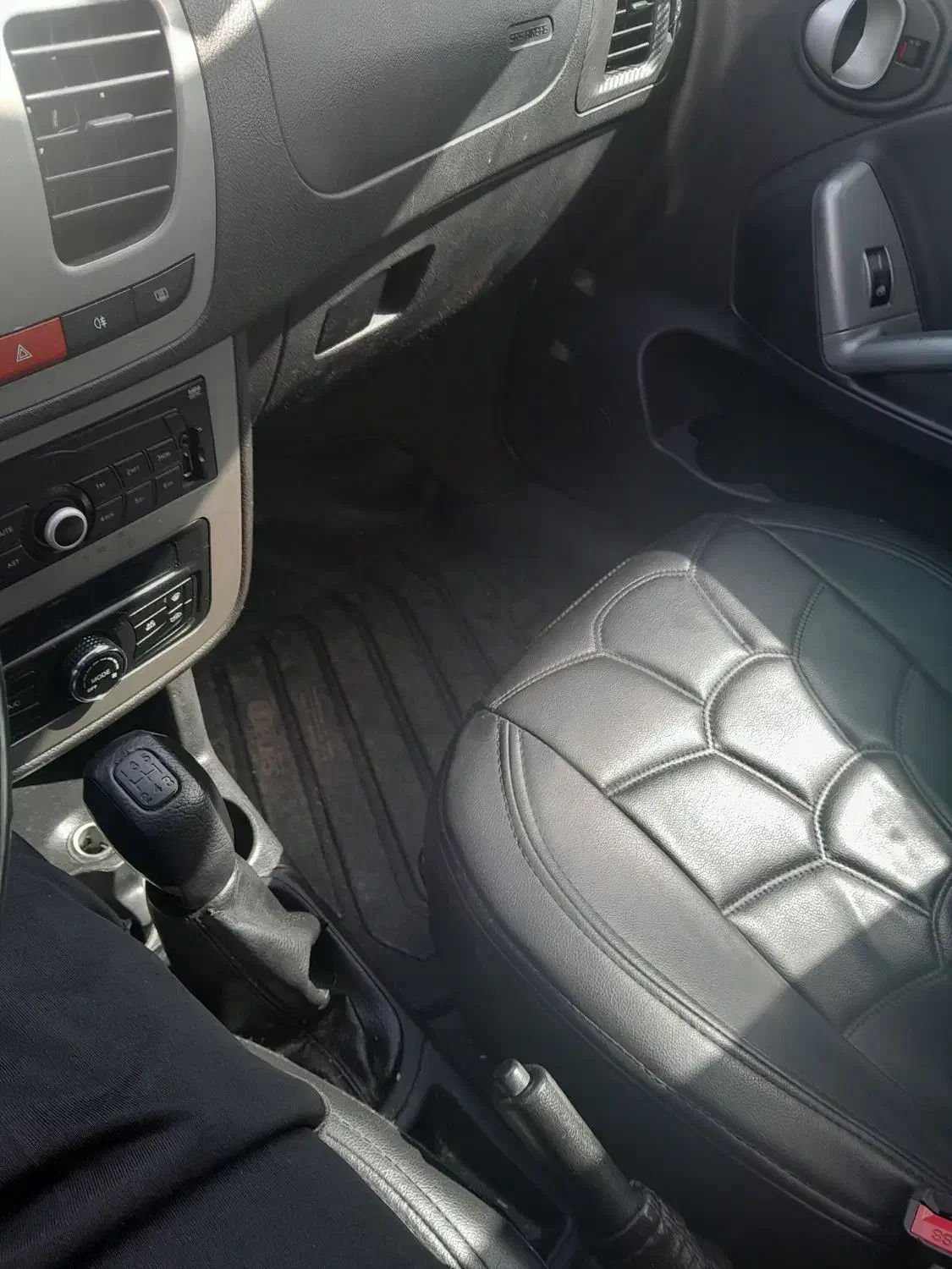 کوییک ارسفید مشکی خیلی کم کار ۵۷تا کار تک برگ|خودرو سواری و وانت|کرمان, |دیوار