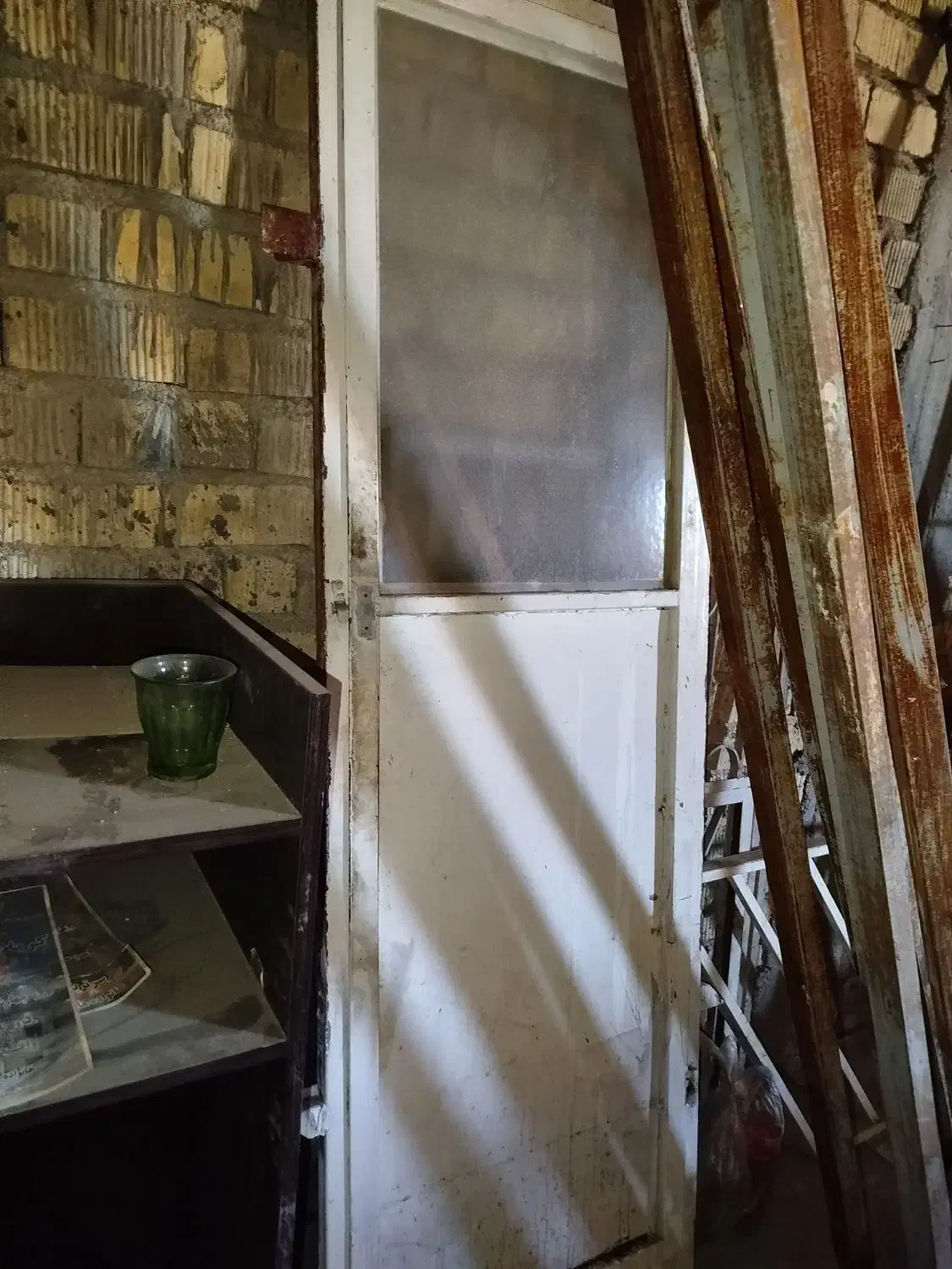 درب و پنجره آهنی . روشنای و چهارپایه اهنی|مصالح و تجهیزات ساختمان|شیراز, کیان آباد|دیوار