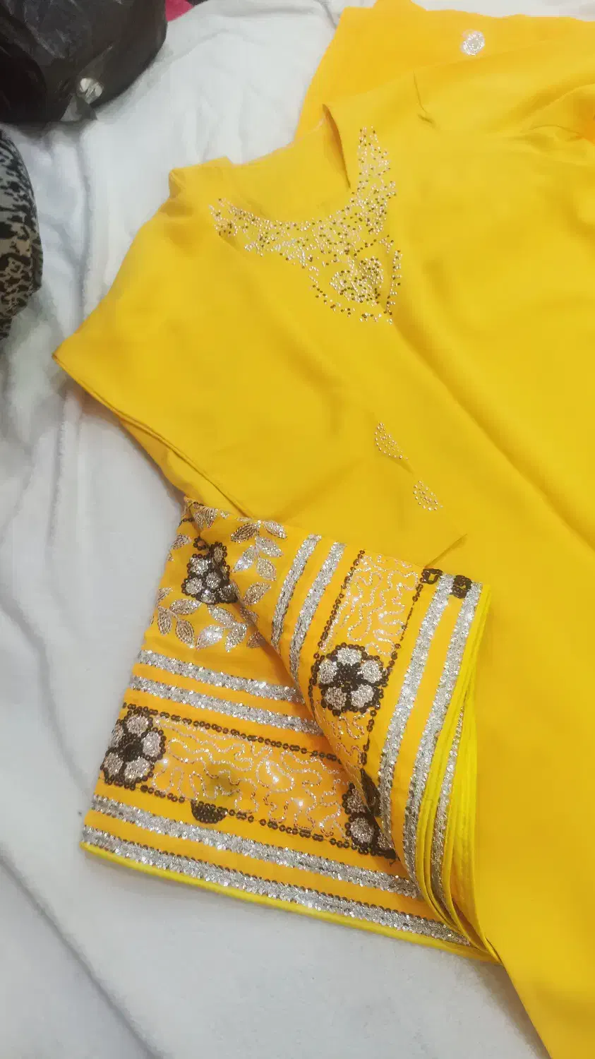 لباس محلی|لباس|شاهین‌شهر, پاسداران|دیوار