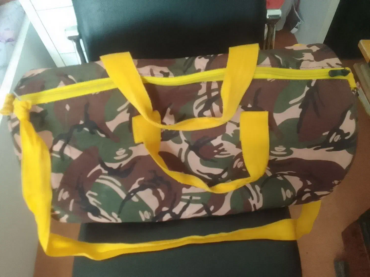 چمدان چیریک|کیف، کفش، کمربند|هشتگرد, هشتگرد قدیم|دیوار