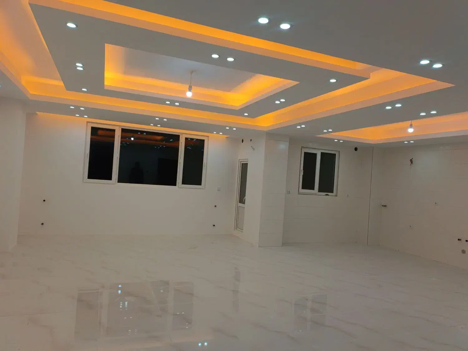 آپارتمان کلید نخورده / جنوبی / شهرک راه‌آهن|فروش آپارتمان|میانه, |دیوار