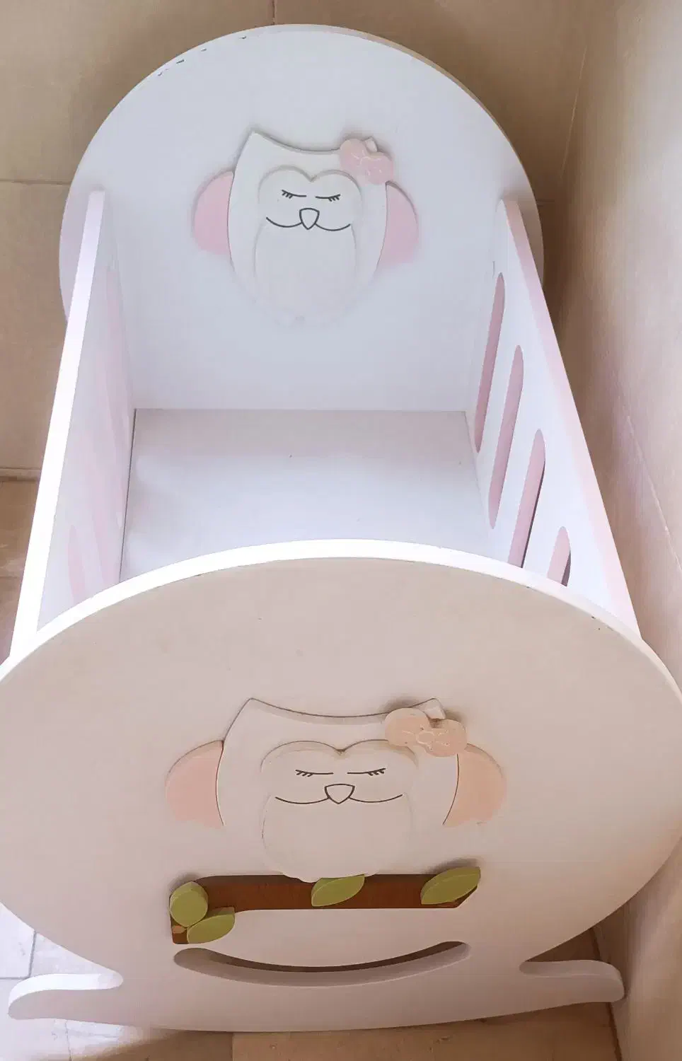 تخت گهواره|تخت و صندلی بچه|ری, دیلمان|دیوار