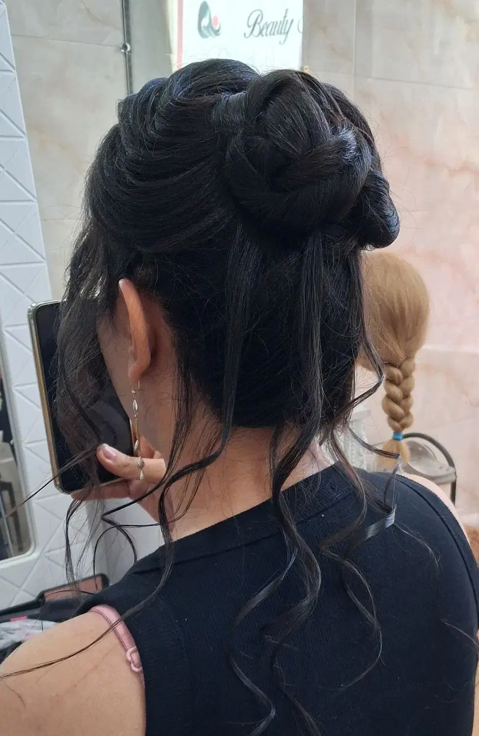 شینیون میکاپ وسایر خدمات آرایشگری|خدمات آرایشگری و زیبایی|زنجان, |دیوار