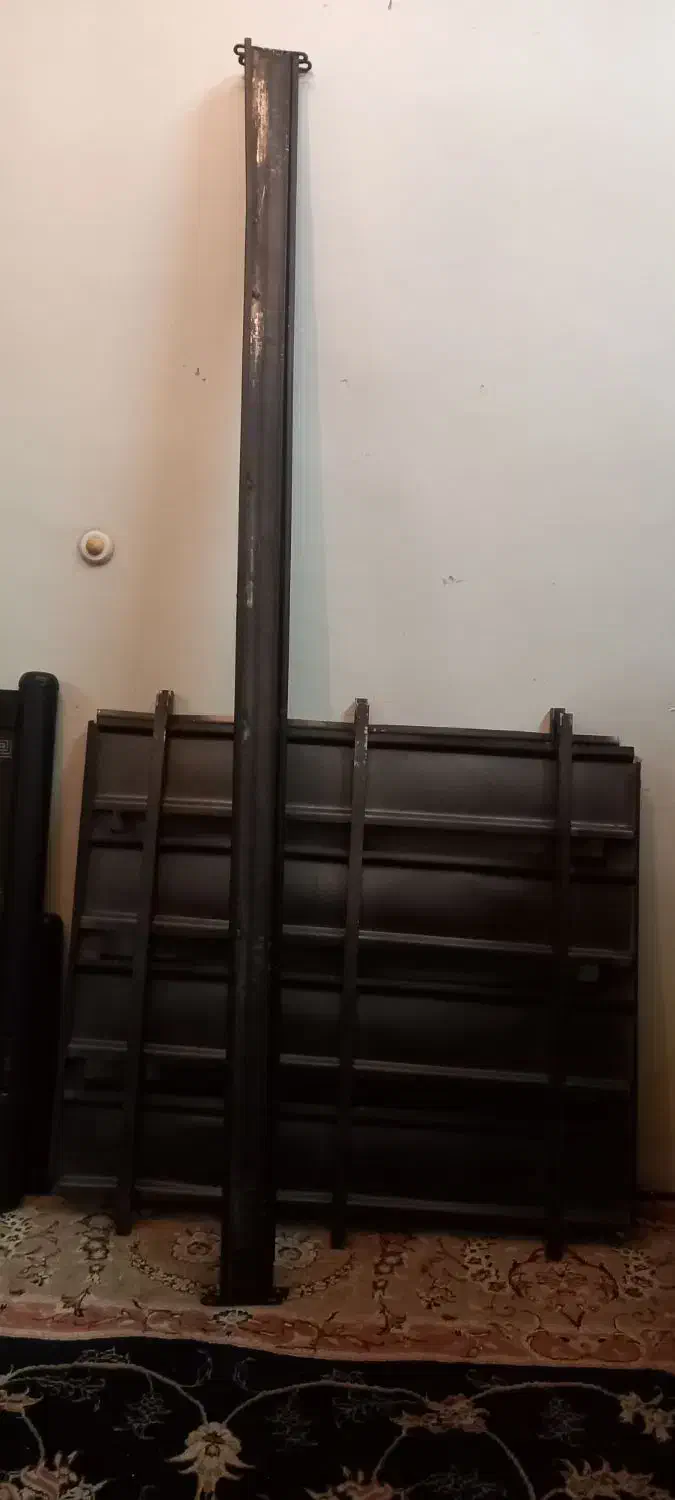 تخت چوبی فلزی|تخت و سرویس خواب|تهران, علم و صنعت|دیوار