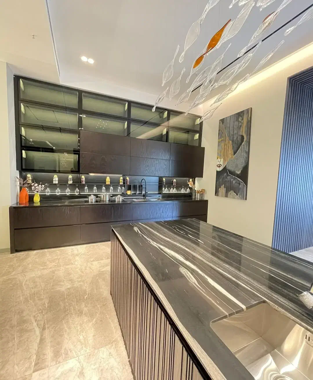 ۳۰۰متر * ۴ خواب * فول فرنیش * تک واحدی *اعیان نشین