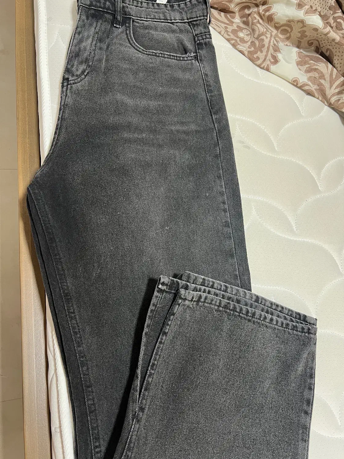 تعدادی شلوار جین برند زارا و اچ اند ام|لباس|تهران, امانیه|دیوار