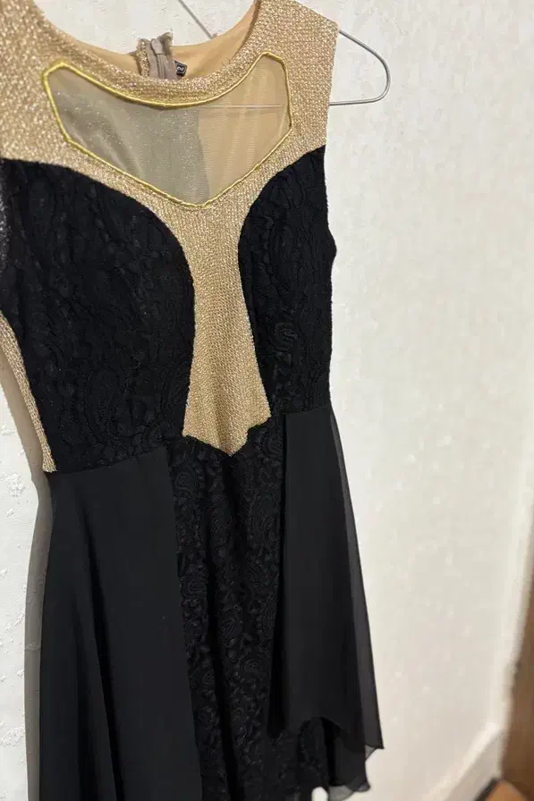 لباس مجلسی|لباس|ساوه, |دیوار