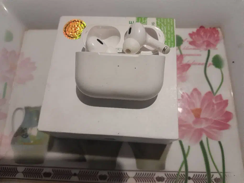 ایرپاد کاملا سالم و تمیز|لوازم جانبی موبایل و تبلت|دزفول, |دیوار