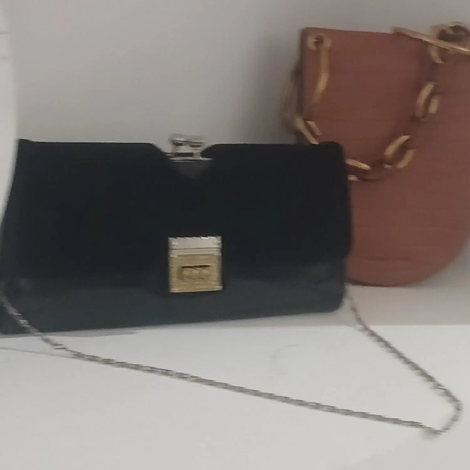 سلام دوعدد کیف کویتی هست فقط یه مجلس رفتم|کیف، کفش، کمربند|لاهیجان, رجایی|دیوار