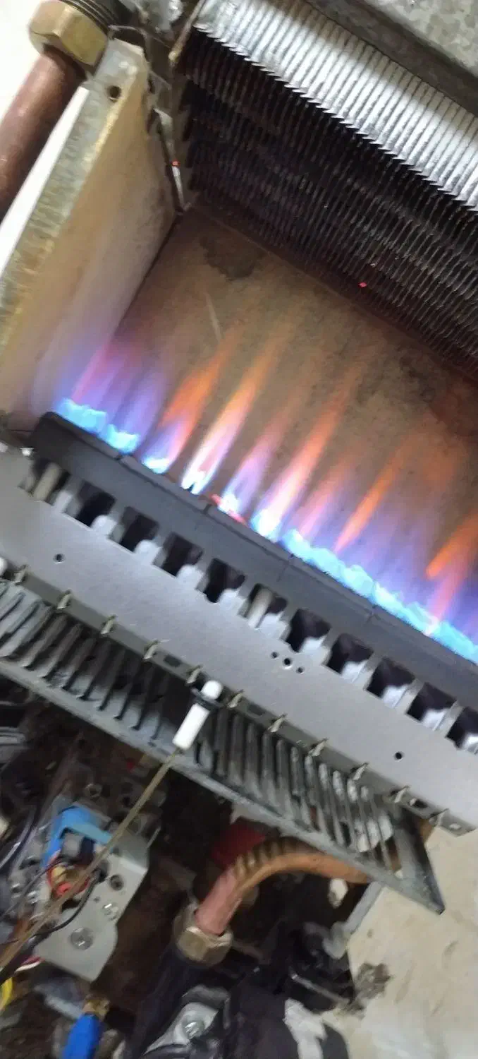 پکیج آبگرمکن شوفاژبخاری سرویس کار تعمیرات رسوبگیری|آبگرمکن، پکیج، شوفاژ|مشهد, امام خمینی|دیوار