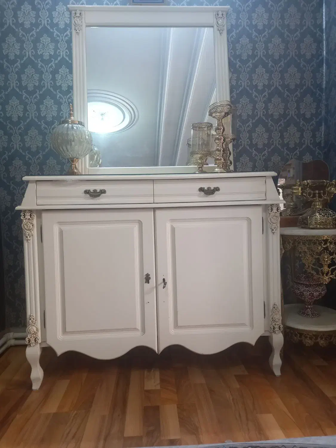 ایینه کنسول درحدنوسالم سالم|بوفه، ویترین، کنسول|ملارد, |دیوار