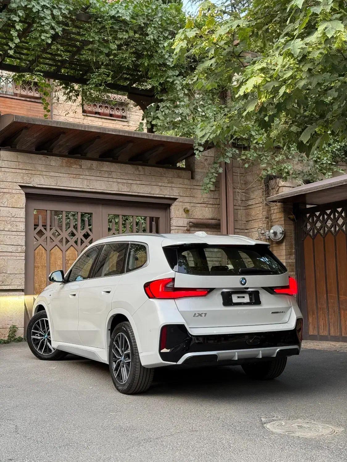 BMW Ix1 فروش|خودرو سواری و وانت|شیراز, زرهی|دیوار