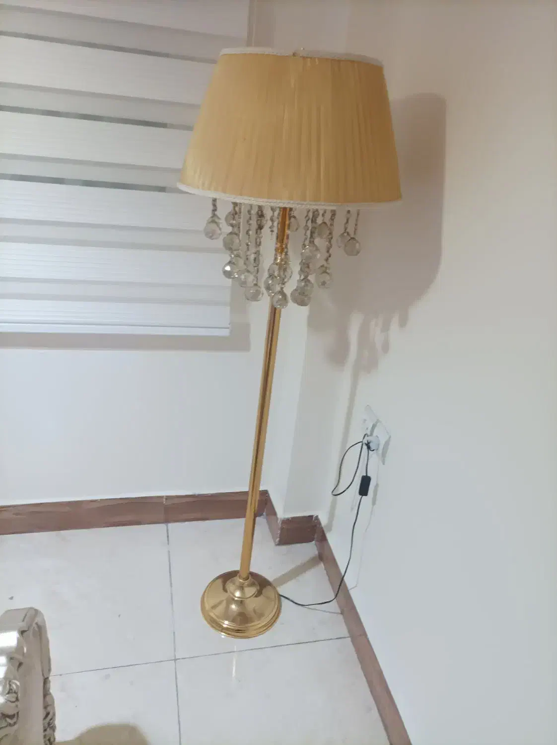 آبشار کنار سالنی|چراغ خواب و آباژور|اهواز, زوویه ۲|دیوار