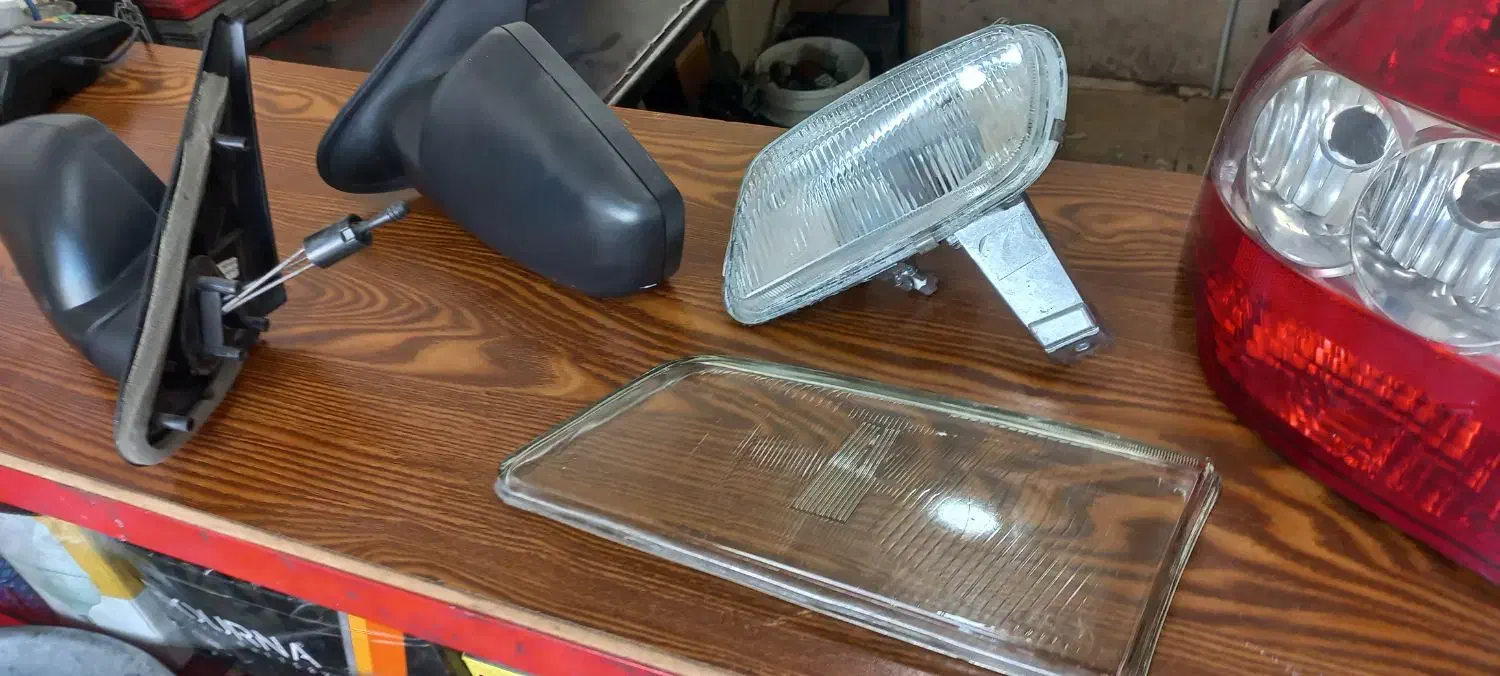 چراغ عقب تیبا و پرژکتور پارس|قطعات یدکی و لوازم جانبی|هشتگرد, هشتگرد قدیم|دیوار