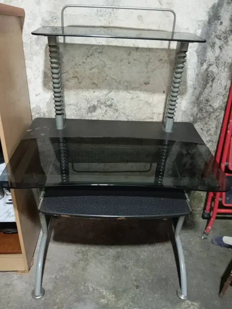 میز کامپیوتر|میز تحریر و کامپیوتر|رشت, سلیمانداراب|دیوار