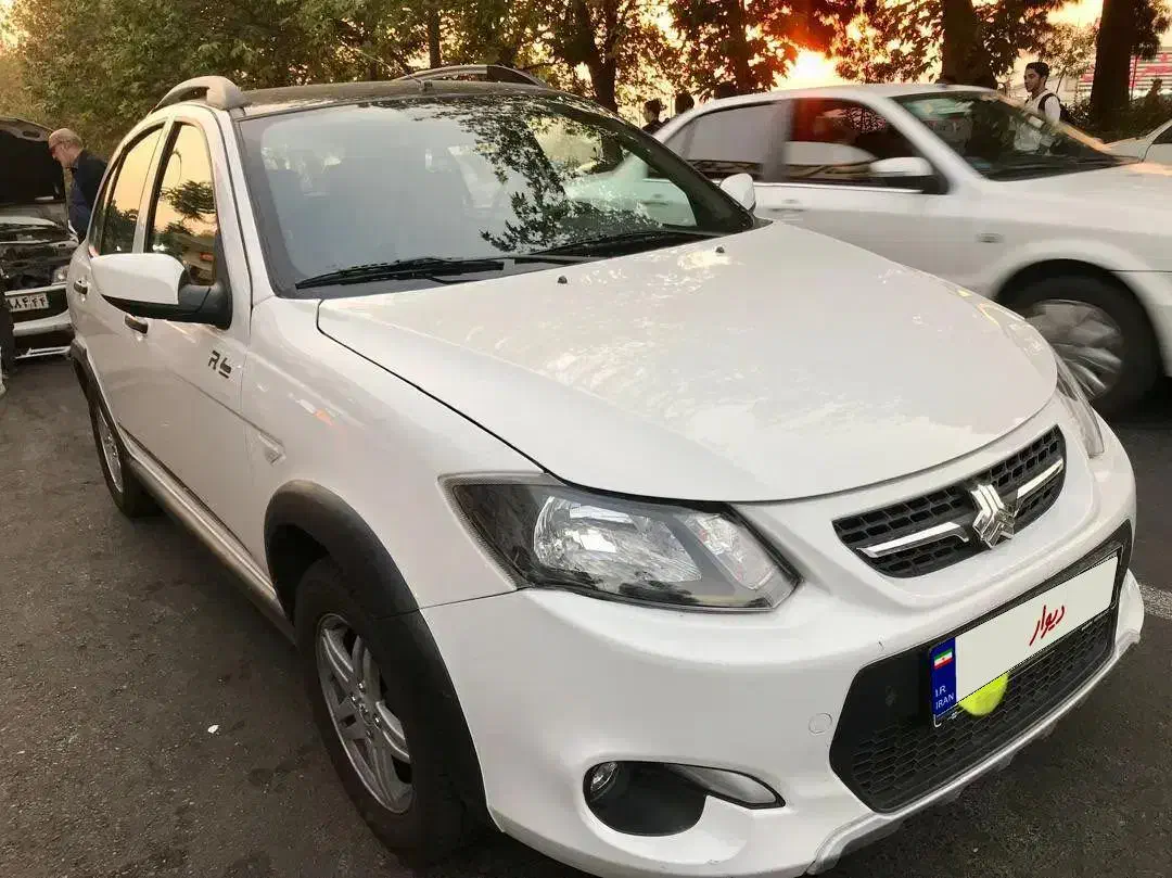 کوئیک R در حد صفر ۱۰ تا کار بدون تصادف و رنگ|خودرو سواری و وانت|تهران, شهرک محلاتی|دیوار