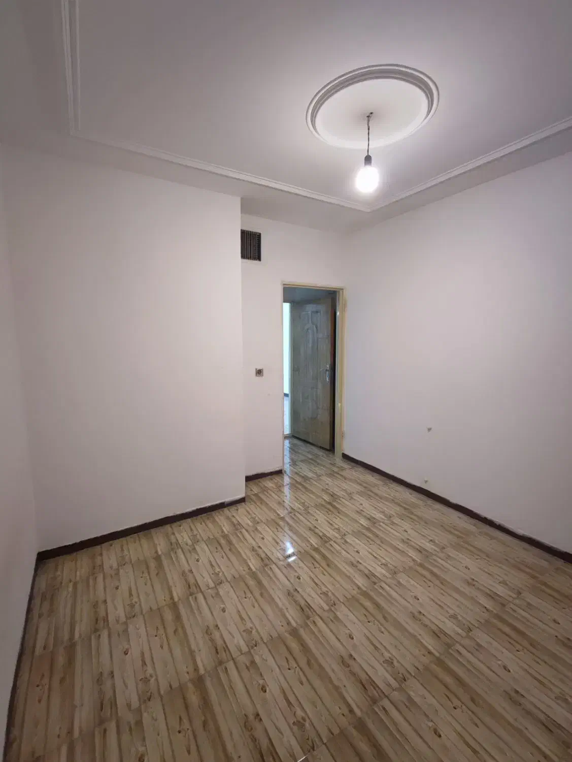 65متر خ باقری