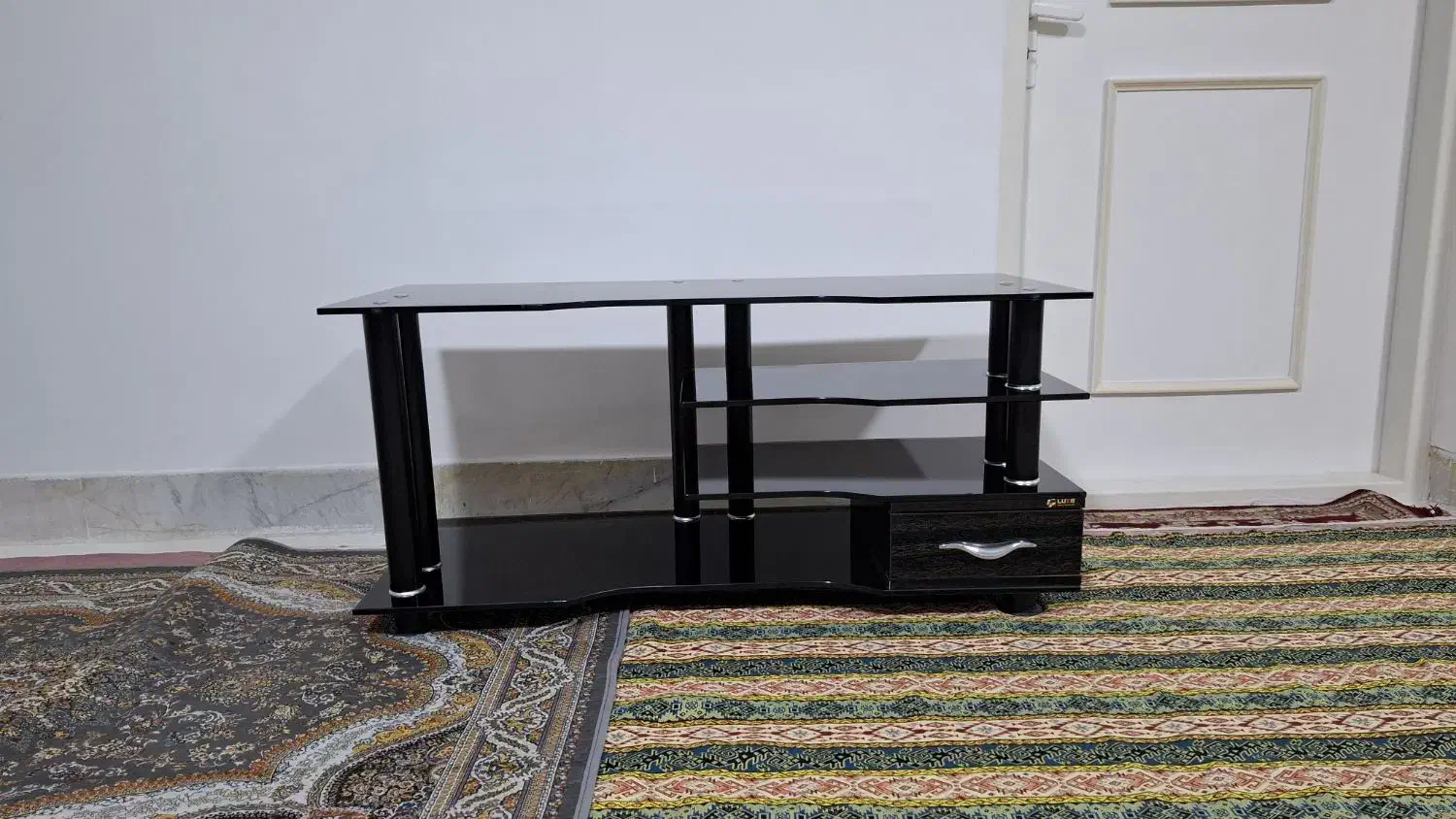 میز شیشه ای تلویزیون|میز تلویزیون|میانه, |دیوار