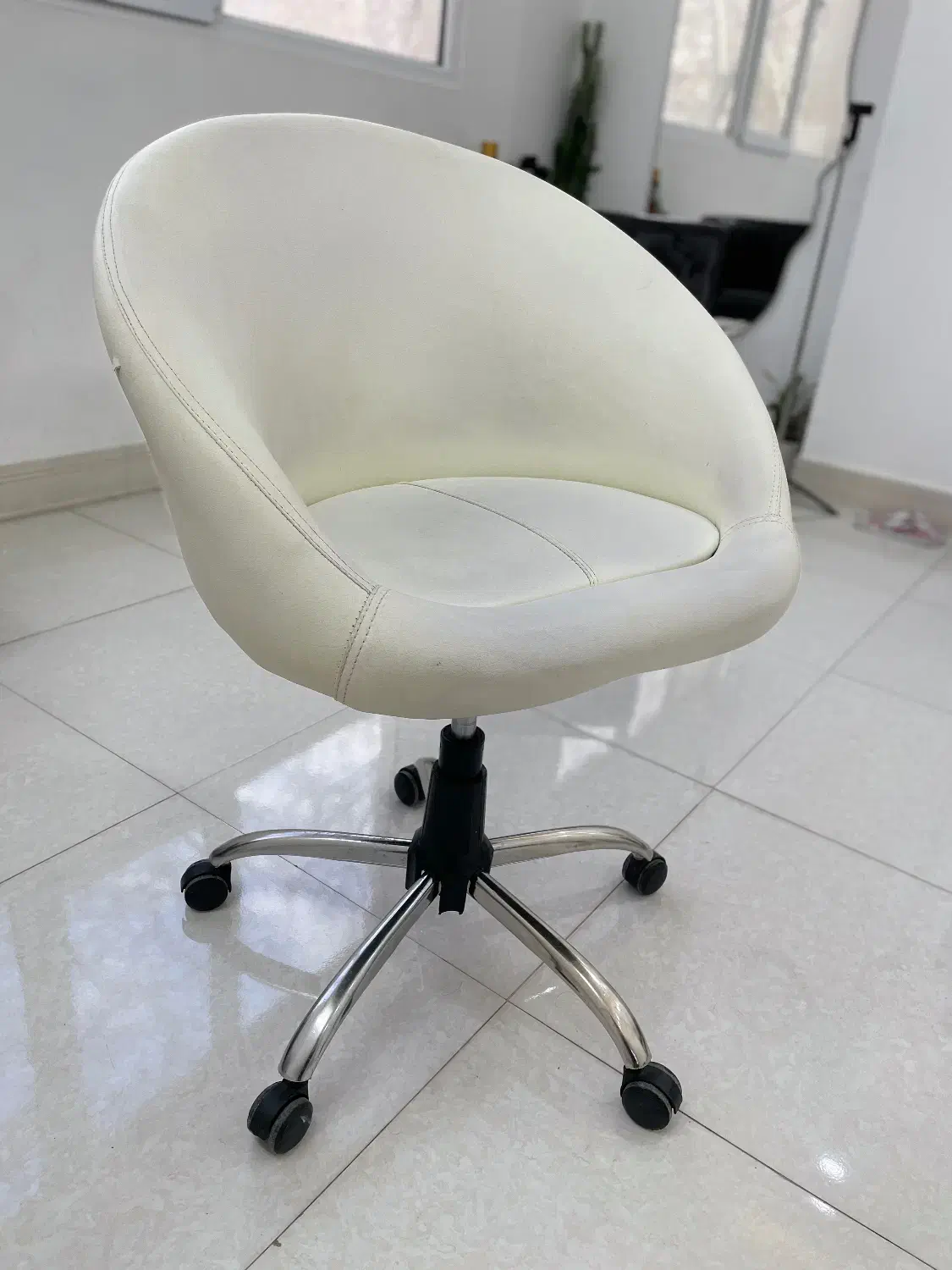 صندلی|آرایشگاه و سالن‌های زیبایی|خرم‌آباد, |دیوار