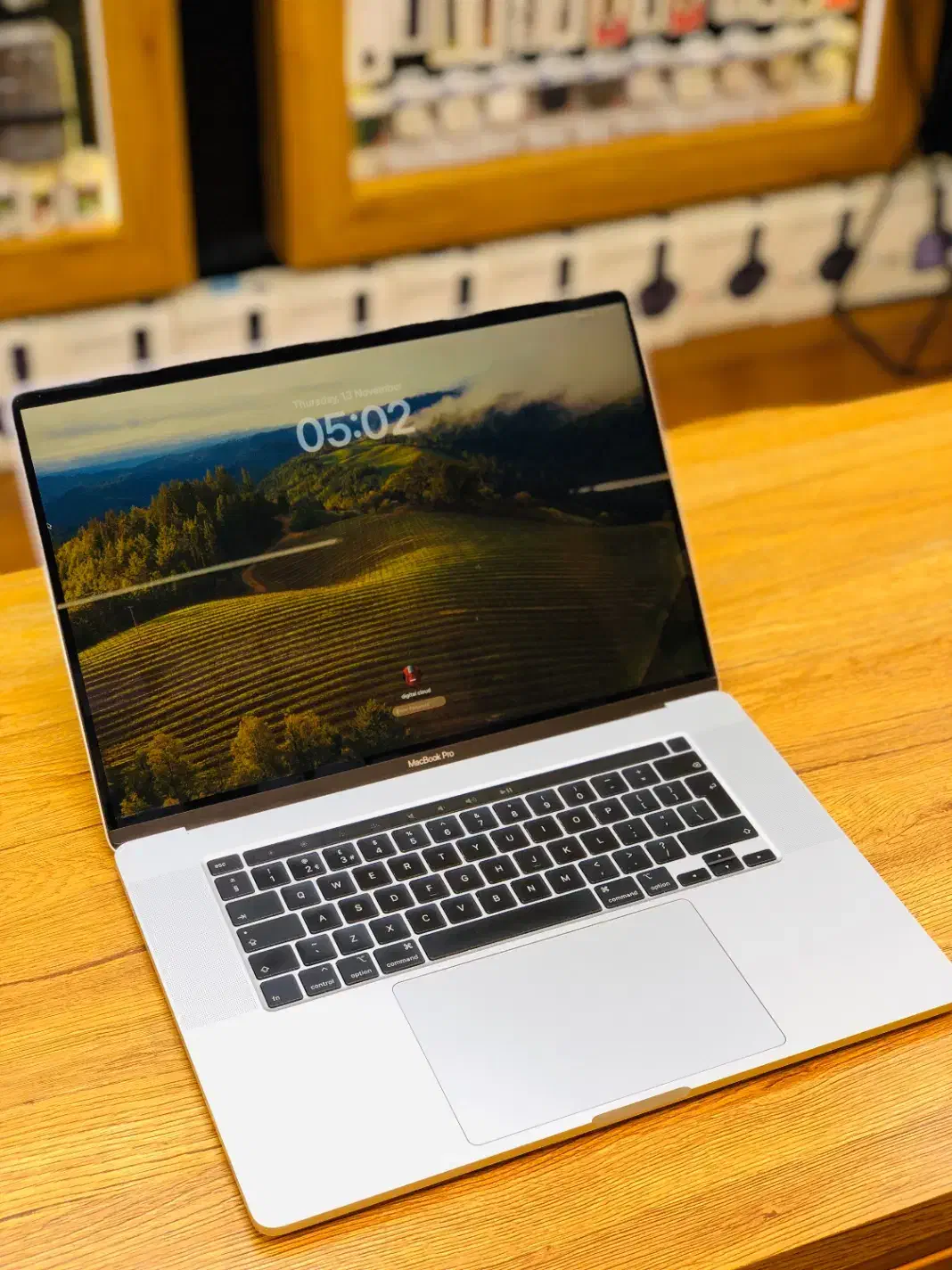 MacBook pro 2019 16inch silver|رایانه همراه|تهران, میرداماد|دیوار
