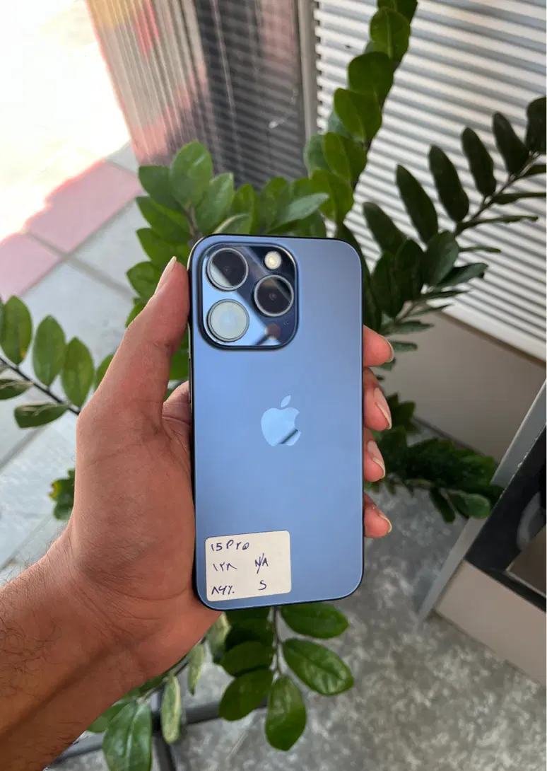 iPhone 15 pro|موبایل|قم, جهان بینی|دیوار