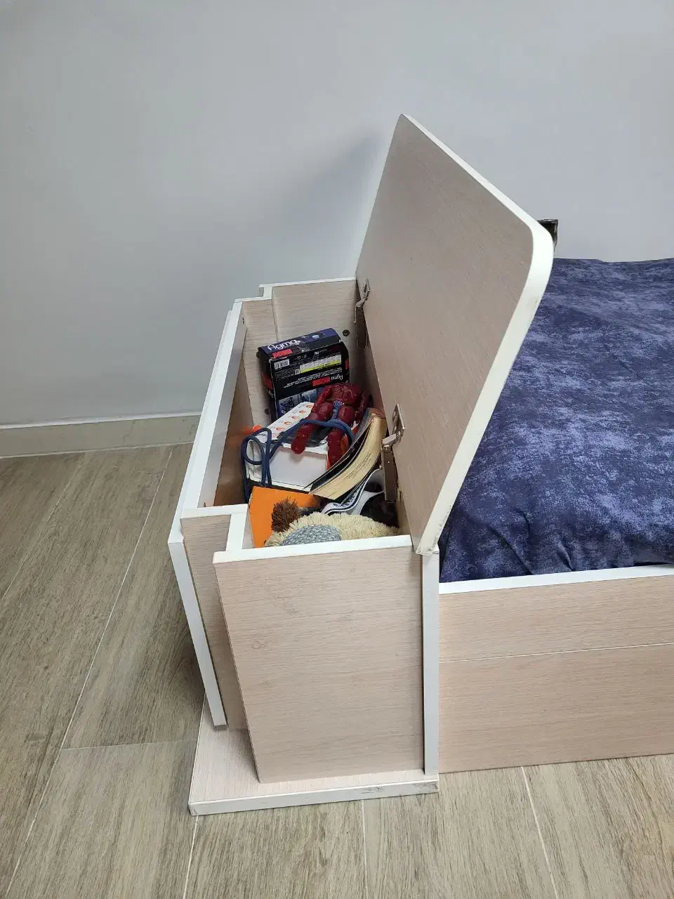 تخت خواب یک نفره همراه عسلی|تخت و سرویس خواب|تهران, امیرآباد|دیوار