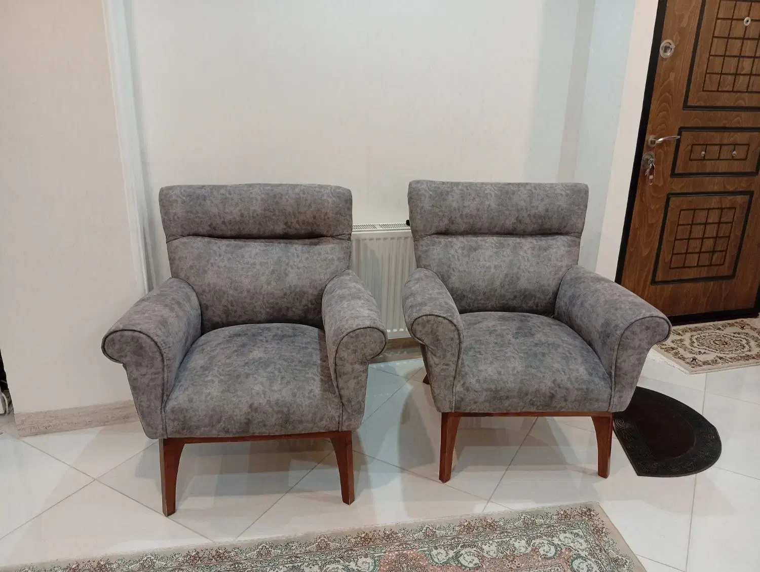 مبل راحتی ۷ نفره|مبلمان خانگی و میز عسلی|رشت, باهنر|دیوار