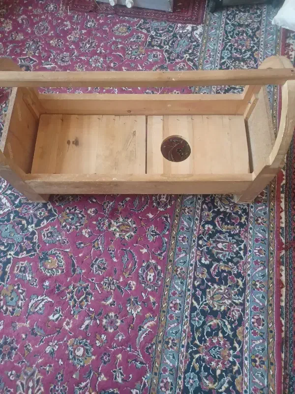 گهواره قدیمی پیچی|کلکسیون اشیاء عتیقه|شیراز, کوشک میدان|دیوار