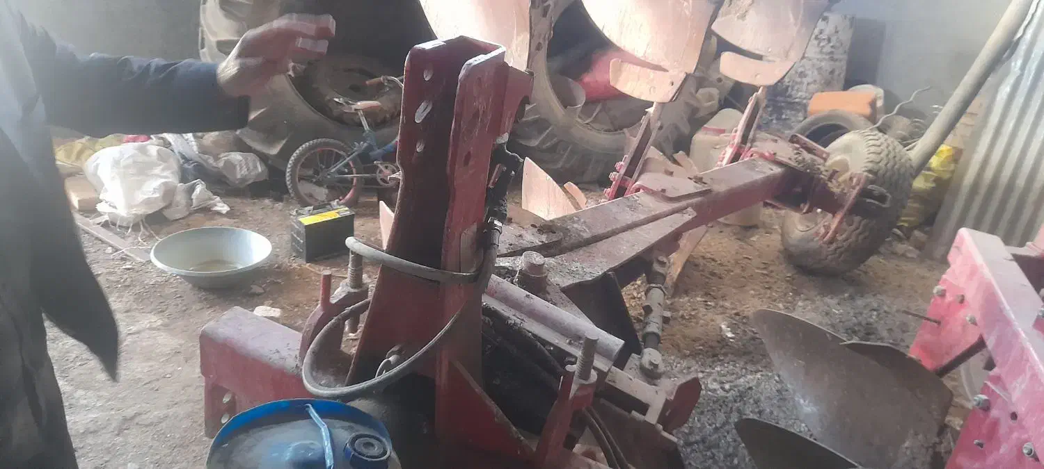 گاواهن ۳خیش  برگردان انلو ترکی|ماشین‌آلات صنعتی|سیلاخور, |دیوار