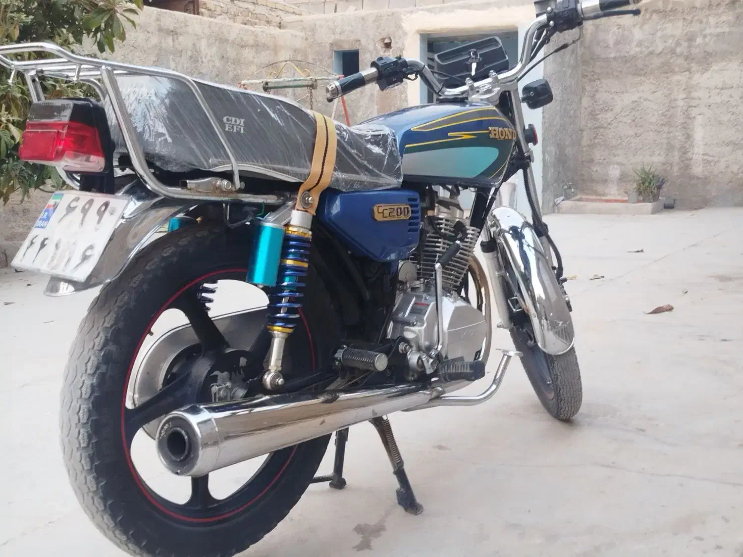 برمودا ۲۰۰|موتورسیکلت|شیراز, بید زرد|دیوار