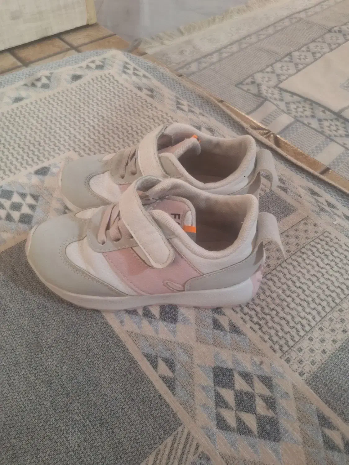 کفش بچگانه سایز۲۸|کفش و لباس بچه|کرمانشاه, |دیوار