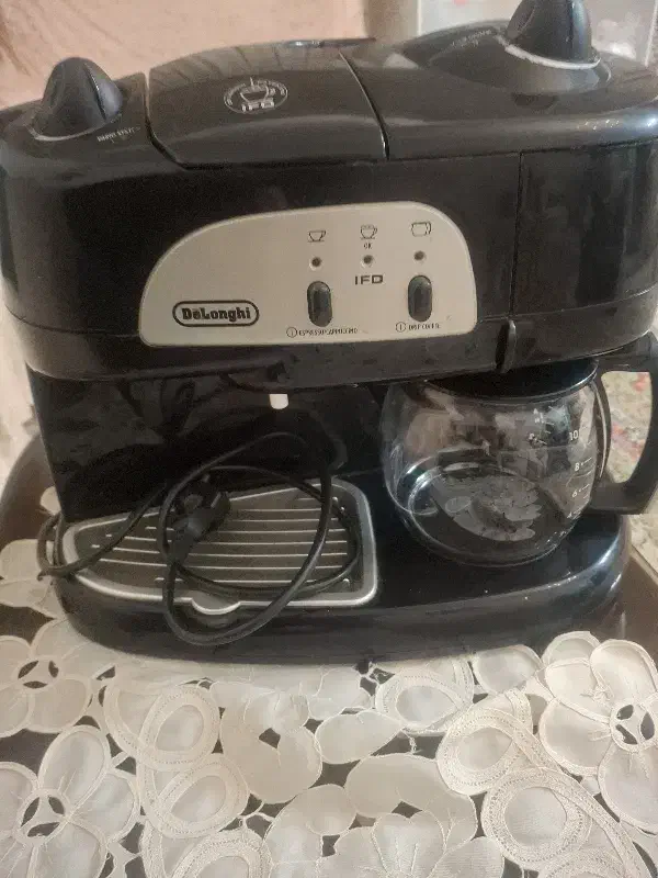 قهوه ساز ذلونگی در حد نو فقط قوریش شکسته|سماور، چای‌ساز، قهوه‌ساز|تهران, ائمه اطهار|دیوار