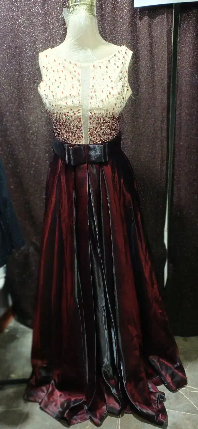 لباس مجلسی|لباس|اراک, |دیوار