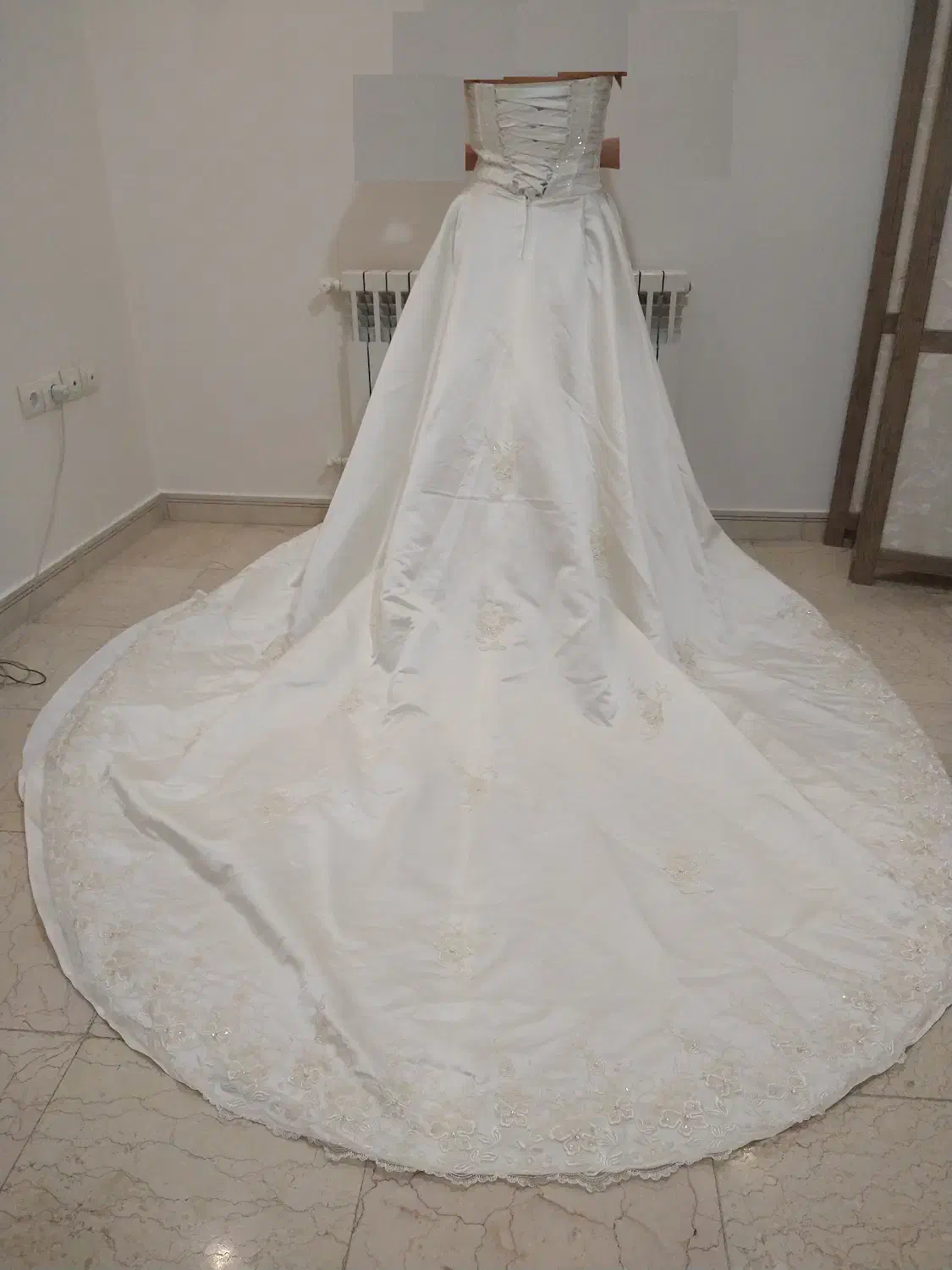 لباس عروس ساتن دکلته خارجی|لباس|پردیس, فاز ۳|دیوار