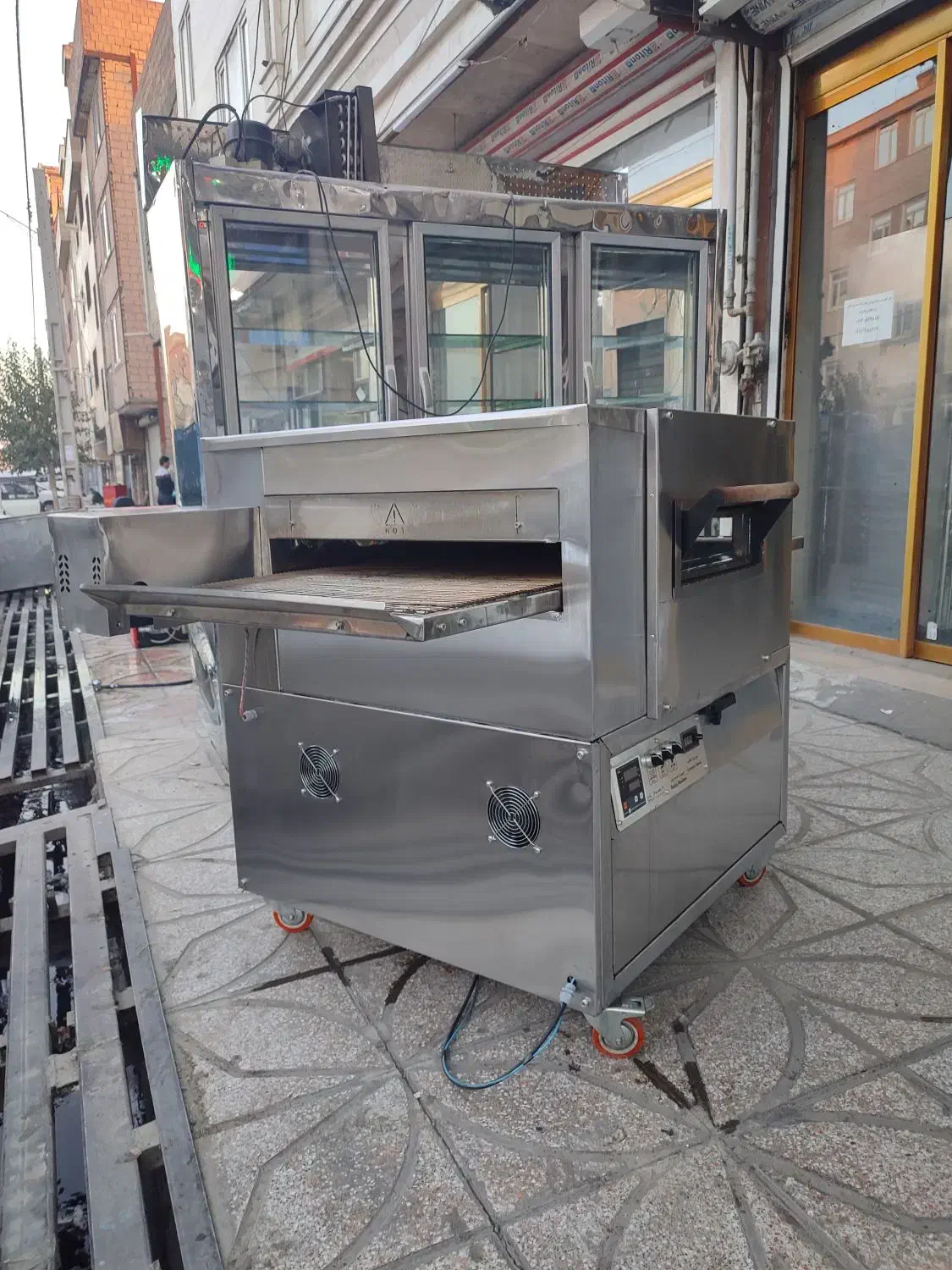 فر ریلی دهنه 70موتور پایین در حد نونو مشابه آکبند|کافی‌شاپ و رستوران|نسیم‌شهر, |دیوار