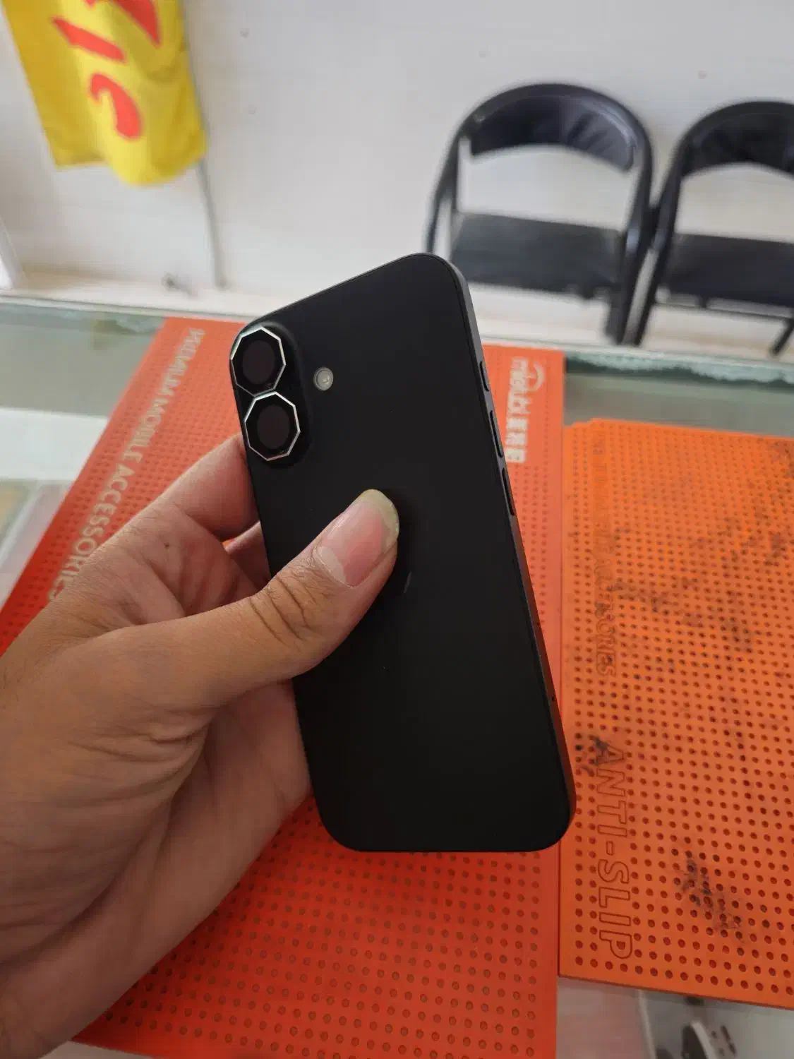 iPhone 16|موبایل|کاشمر, |دیوار