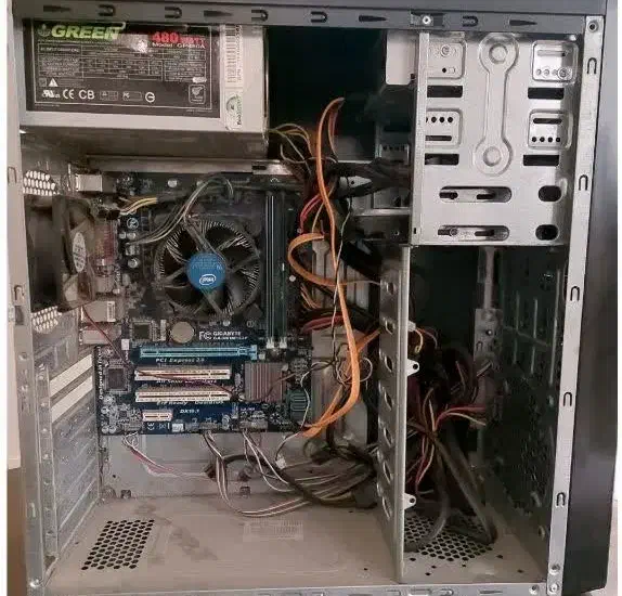 کامپیوتر|رایانه رومیزی|کرج, بنیاد|دیوار