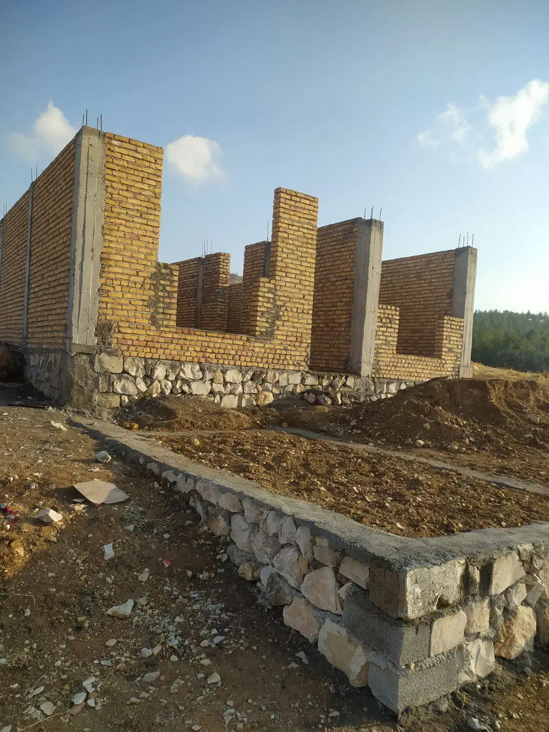 منزل نیمه کاره بلوار 60 متری بهشت رضا|فروش خانه و ویلا|ایلام, |دیوار