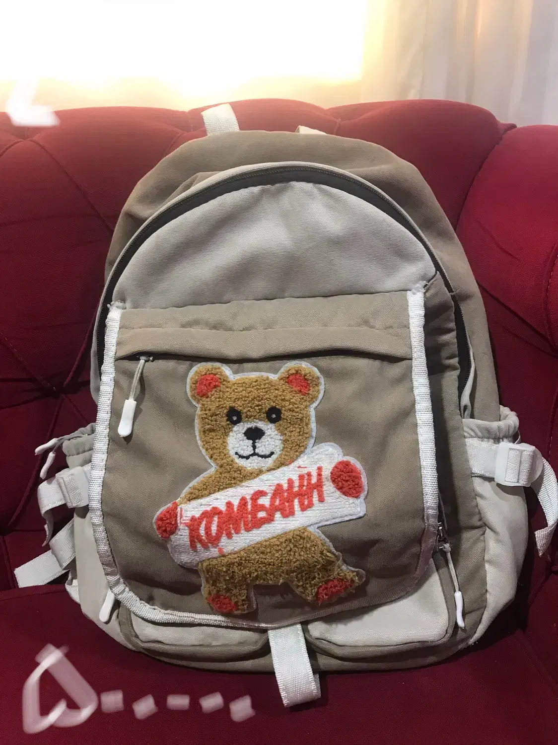 سه عدد کیف مدرسه درحدنوقیمتهاروی عکس زده|کیف، کفش، کمربند|دوگنبدان, |دیوار