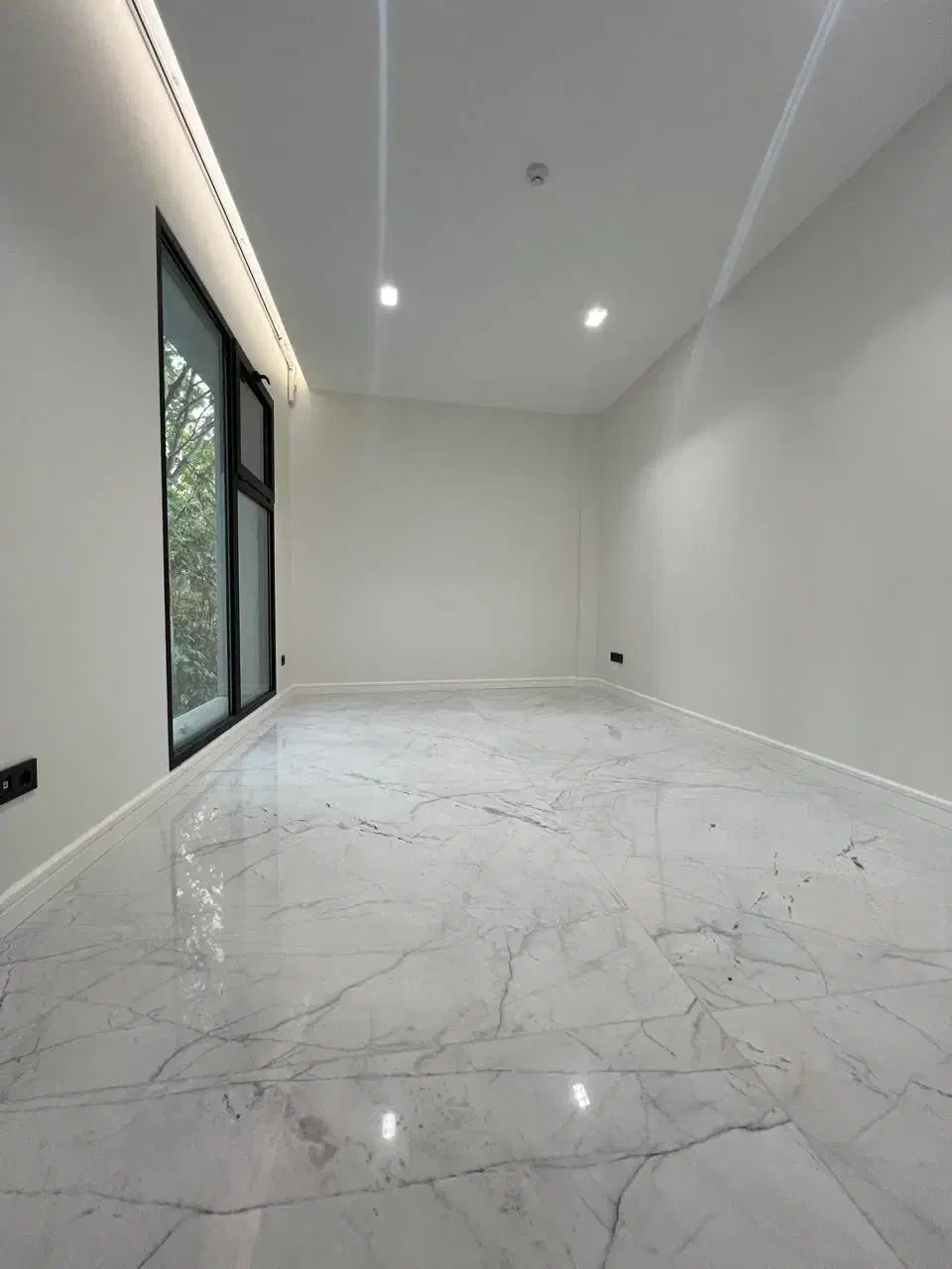 ۳۴۰متر زعفرانیه چهار خواب مستر