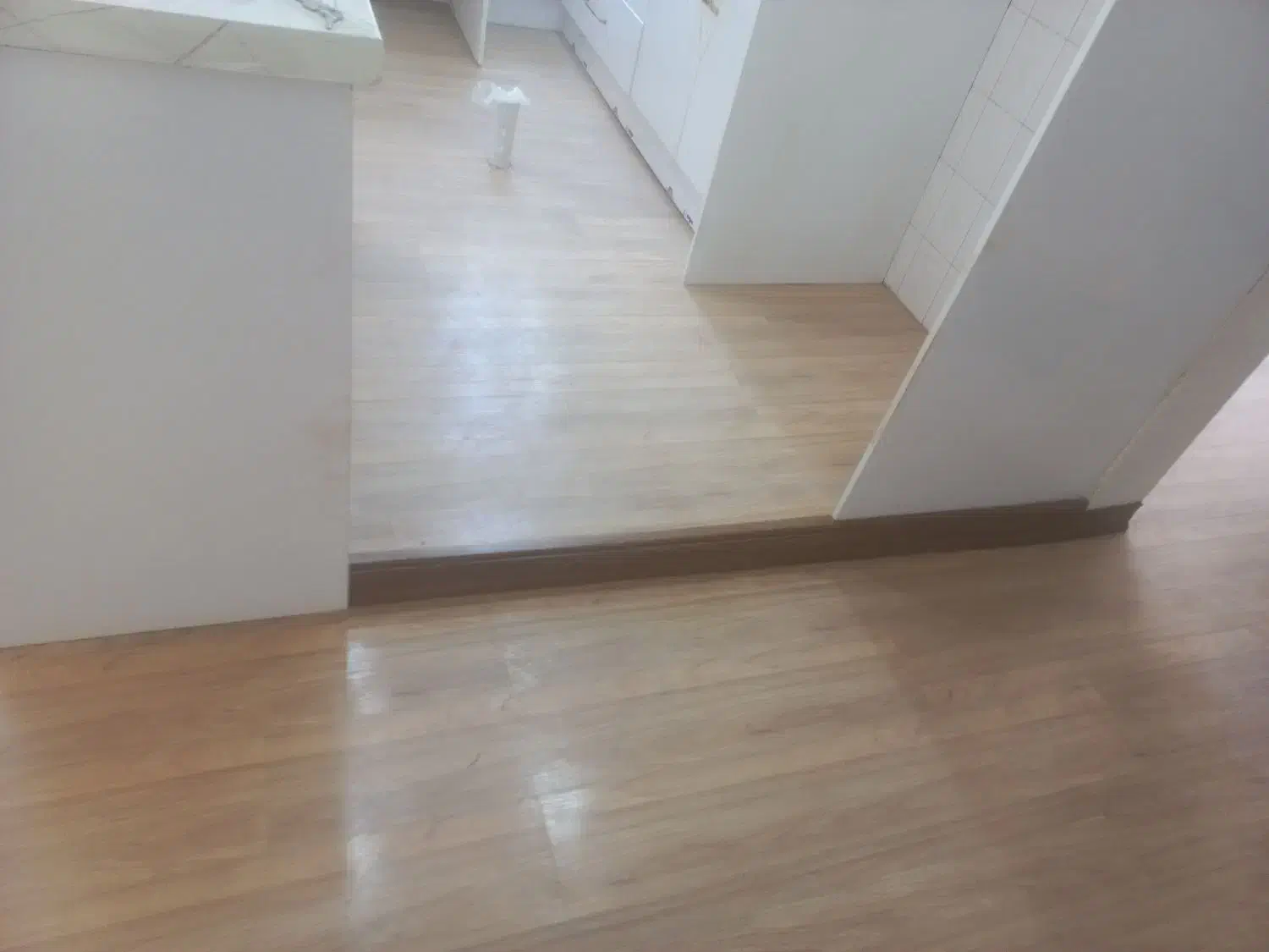 لمینت و کف پوش ودیوار کوب ومار بر|خدمات پیشه و مهارت|تهران, تسلیحات|دیوار