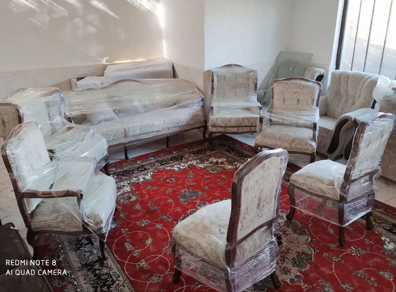 مبل کلاسیک و راحتی|مبلمان خانگی و میز عسلی|رباط‌کریم, نصیرشهر|دیوار