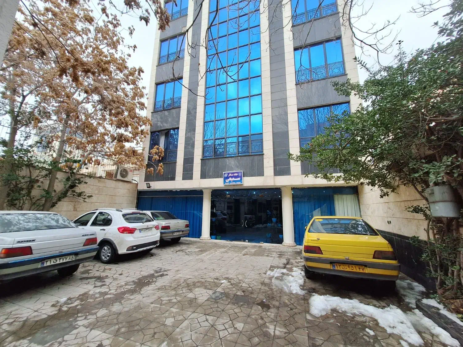 خانه دار هتل|استخدام سرایداری و نظافت|مشهد, عنصری|دیوار