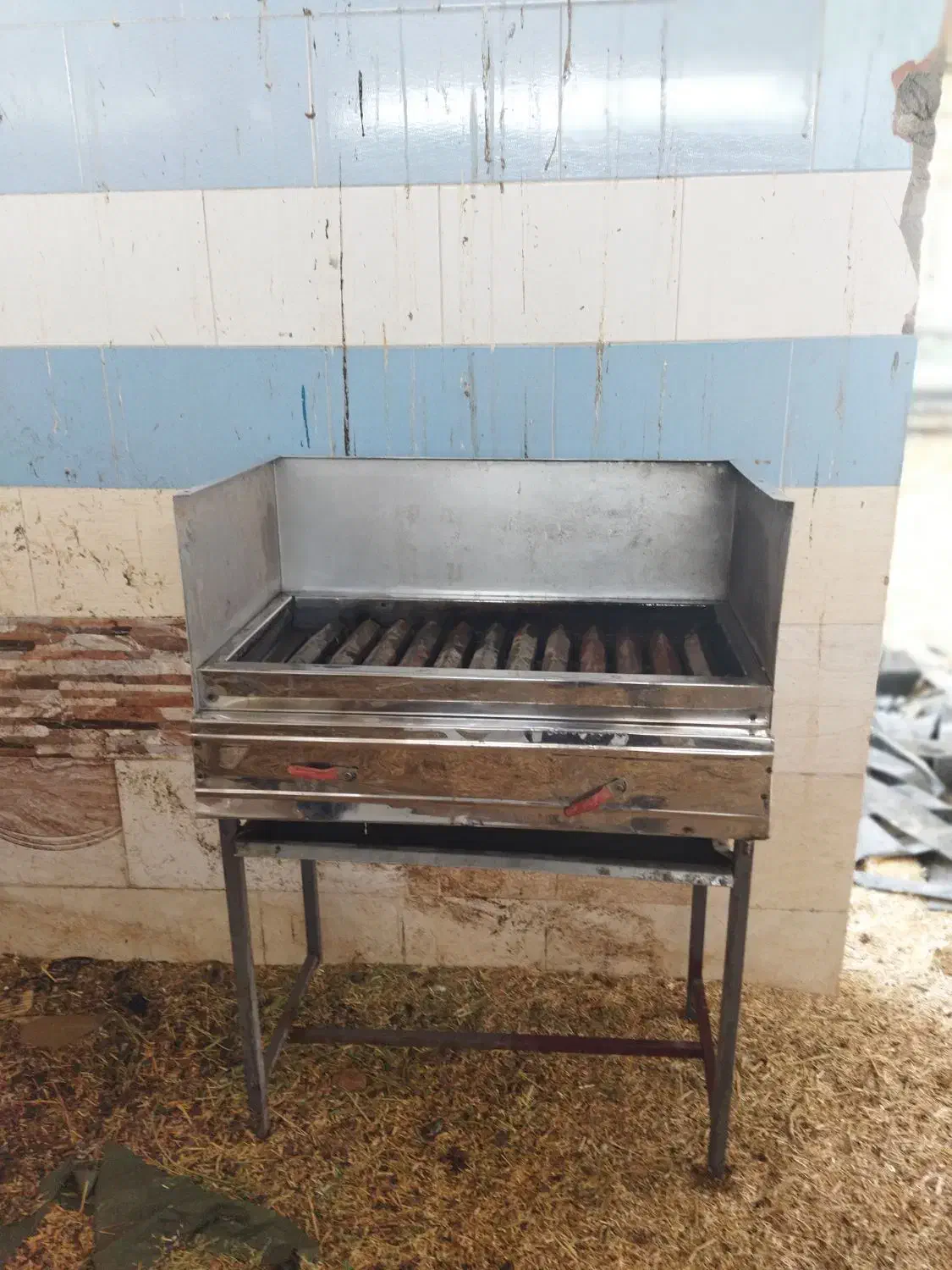 انواع وسیله کبابی و میز دکور و قلیان|اجاق گاز و لوازم برقی پخت‌وپز|امیدیه, |دیوار