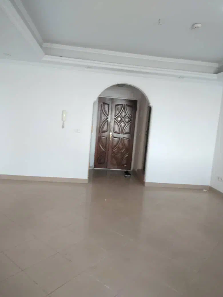 ۸۲ متر  ۲ خواب  سعادت اباد