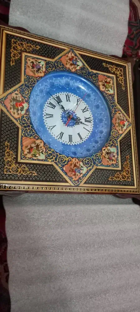 ساعت مینا کاری شده و تابلو نقره کوب هردو نو هستن|ساعت دیواری و تزئینی|خوی, |دیوار