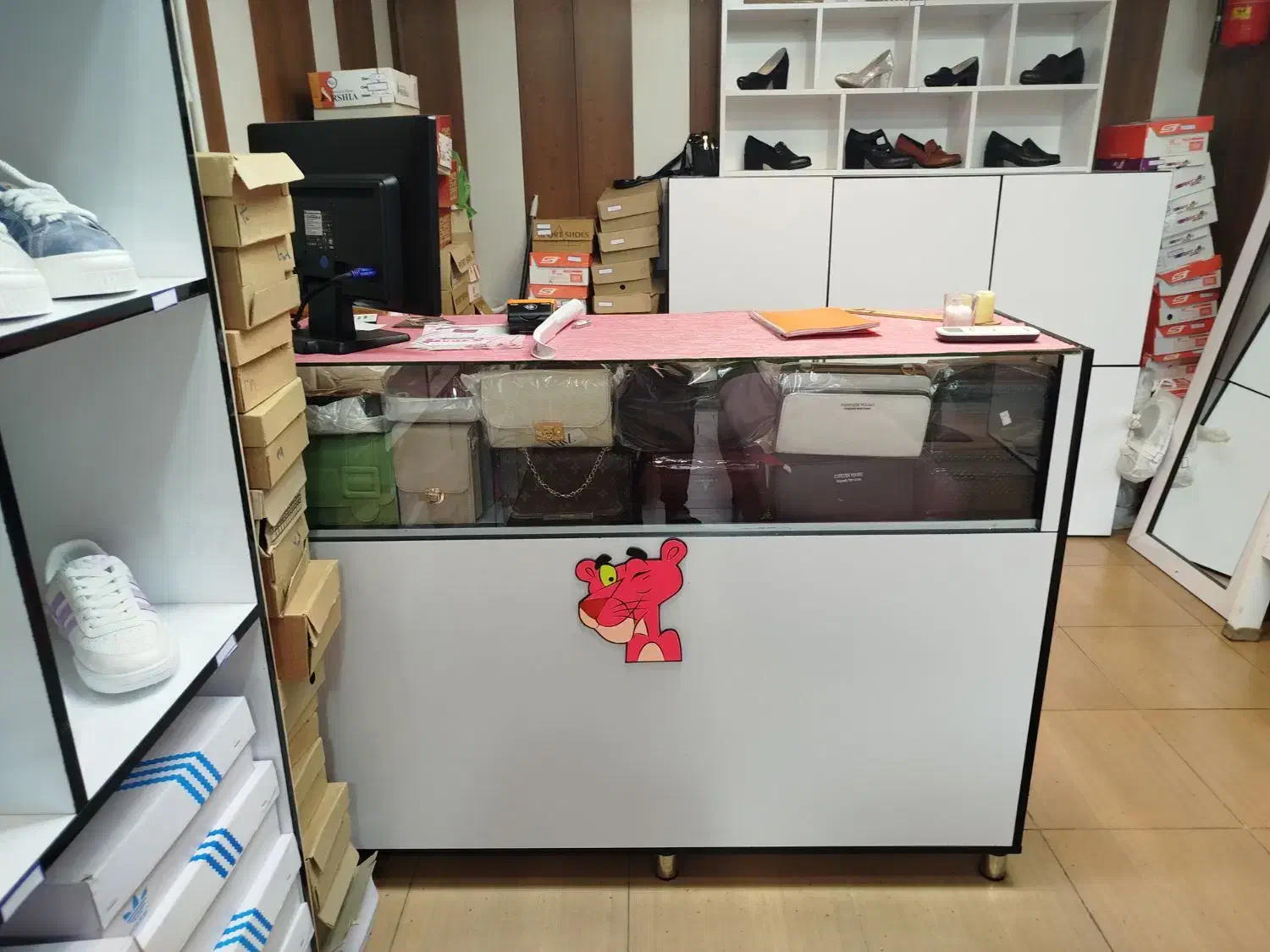 قفسه پیشخوان کمد اینه قدی|فروشگاه و مغازه|رشت, پسیخان|دیوار