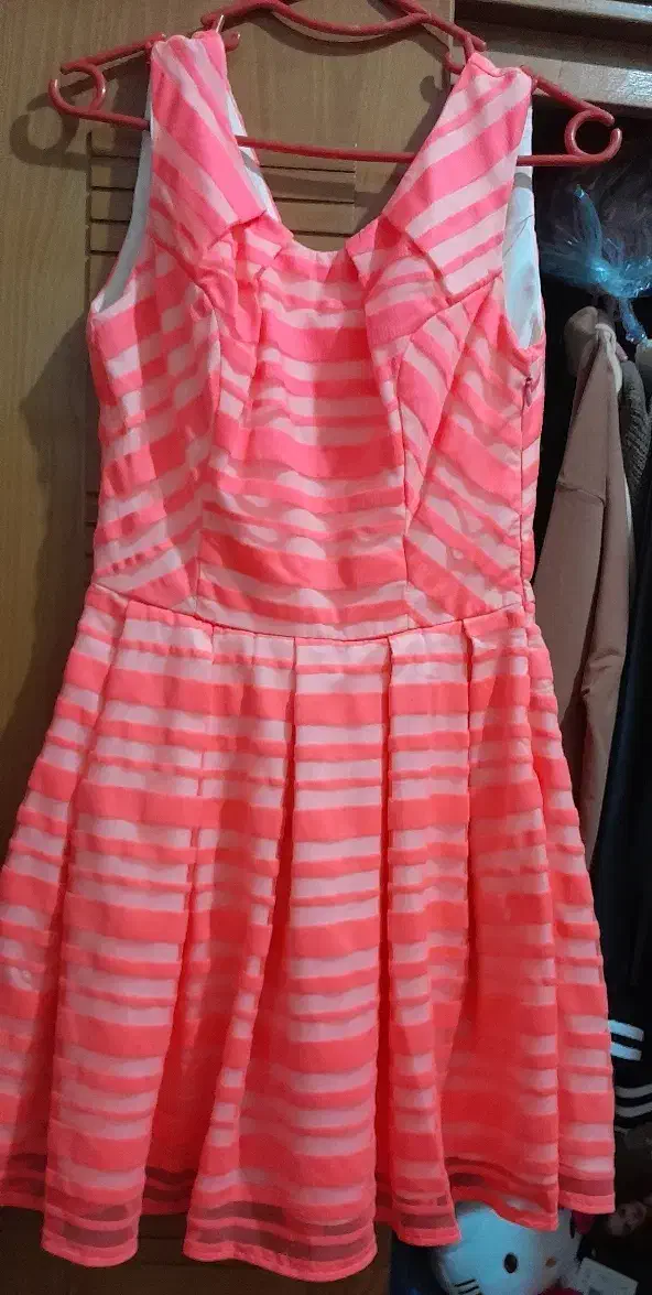 لباس نو|لباس|ارومیه, |دیوار