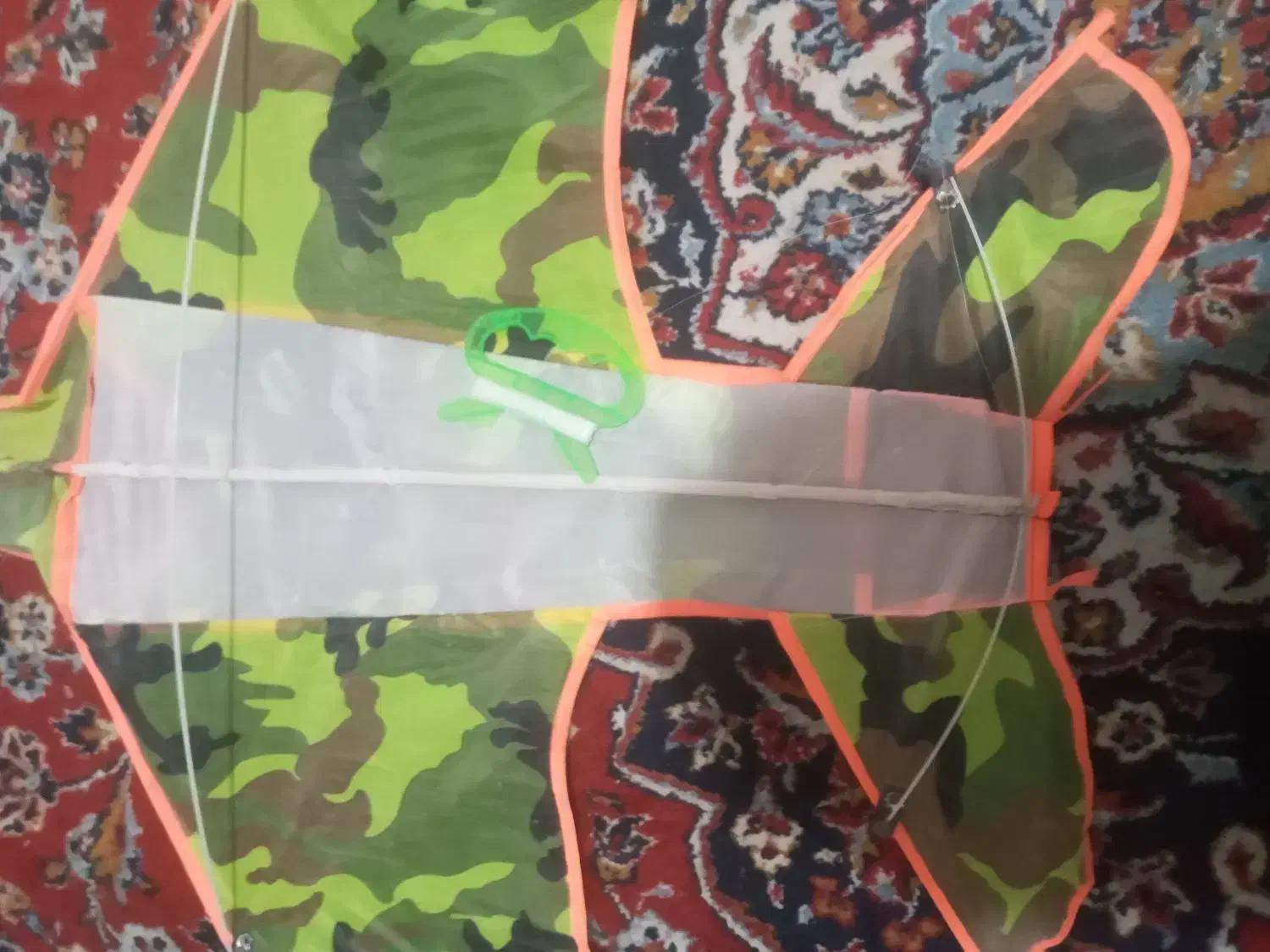 بادبادک|اسباببازی|چغادک, |دیوار